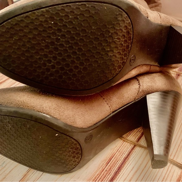 Knee high, light brown, faux suede boots - Picture 2 of 2